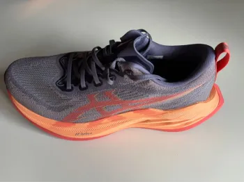Used Asics Superblast 2 bike — image 3 of 4
