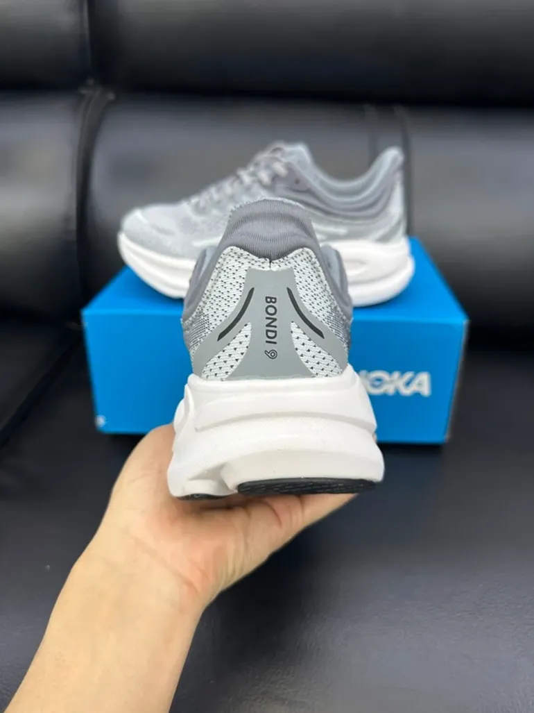Used Hoka Chaussures de course bike — image 4 of 5