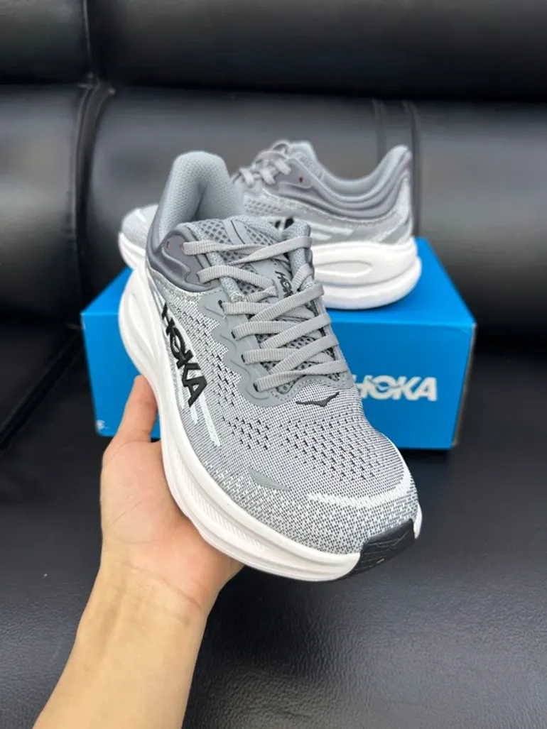 Used Hoka Chaussures de course bike — image 2 of 5