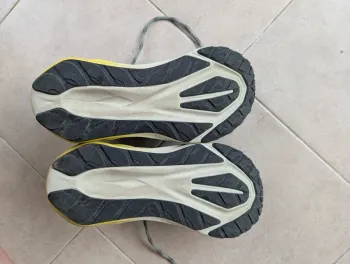 Used Asics Novoblast 5 TR bike — image 4 of 4