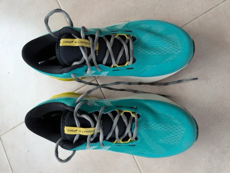 Used Asics Novoblast 5 TR bike — image 2 of 4