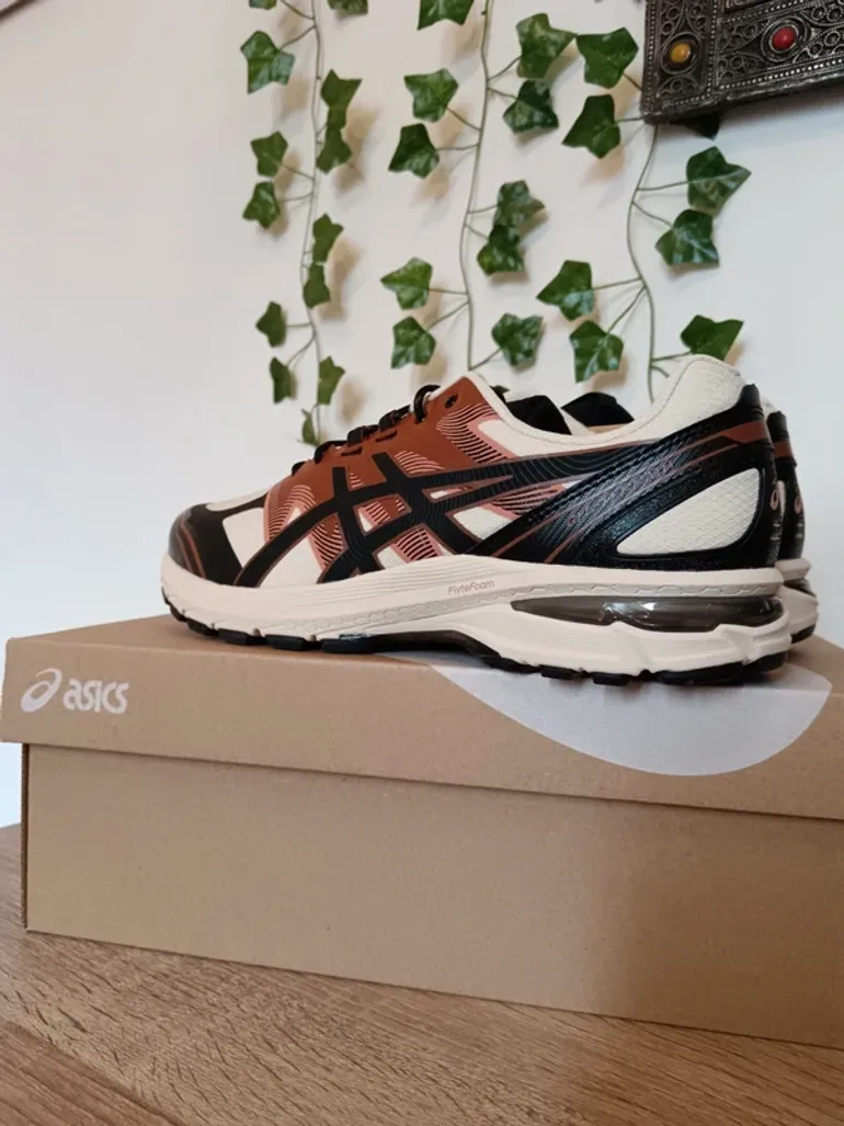 Used Asics Gel-Terrain bike — image 3 of 13