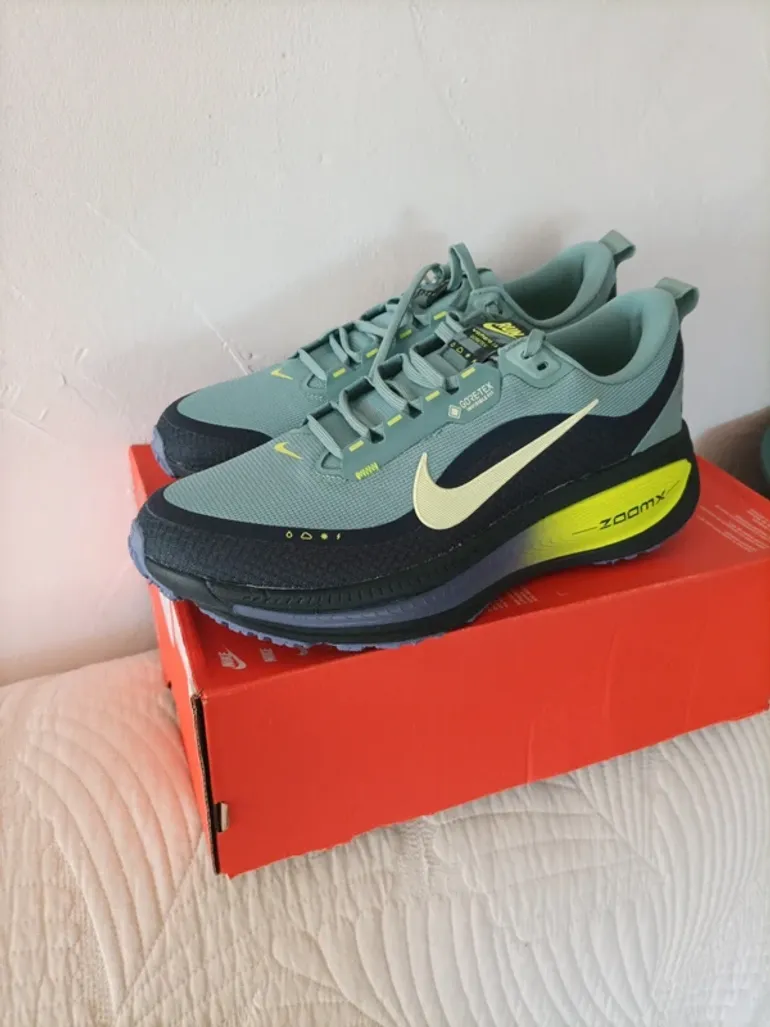 Brugt Nike Vomero 18 GTX bike — billede 2 af 15