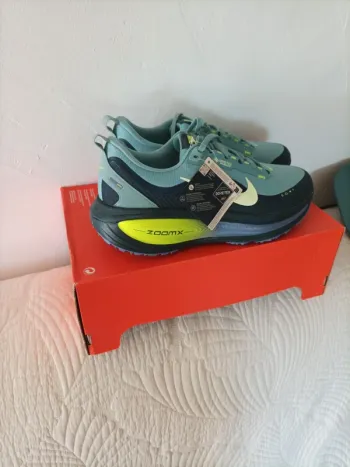 Brugt Nike Vomero 18 GTX bike — billede 8 af 15