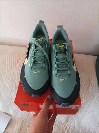 Brugt Nike Vomero 18 GTX bike — billede 4 af 15