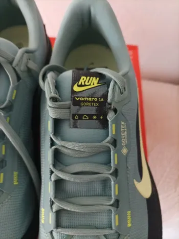 Brugt Nike Vomero 18 GTX bike — billede 5 af 15