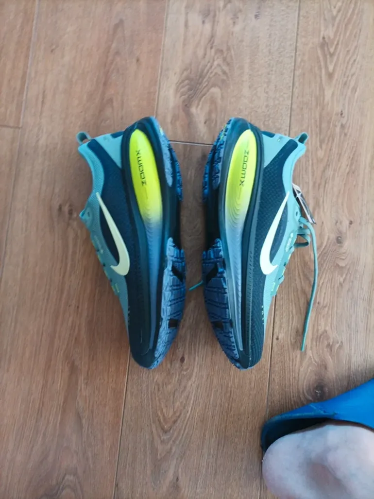 Brugt Nike Vomero 18 GTX bike — billede 12 af 15