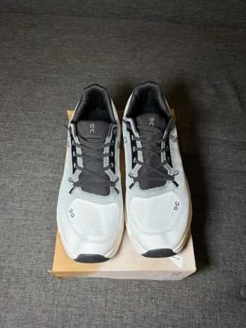 Used On Running On Shoes Size 44 White and Black bike — image 2 of 5