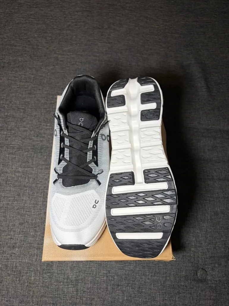 Used On Running On Shoes Size 44 White and Black bike — image 4 of 5
