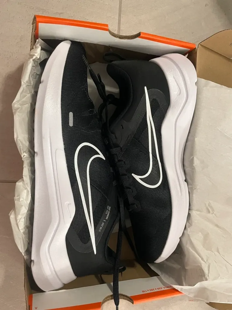Gebrauchtes Nike Downshifter 12 bike — Bild 2 von 4