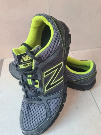 Used New Balance Sneakers bike — image 2 of 6