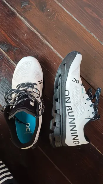 On Running Cloud bike d'occasion — image 6 sur 9