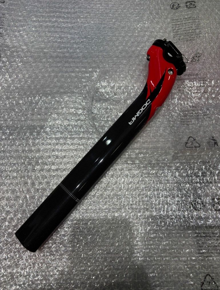 Used Pinarello Dogma 65.1 Carbon Seatpost 2018 bike — image 1 of 4