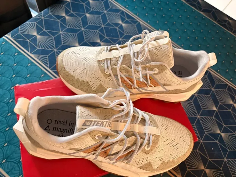 Used New Balance Tektrel V1 bike — image 3 of 9