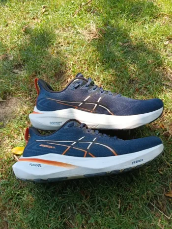 Used Asics GT-2000 13 bike — image 3 of 10