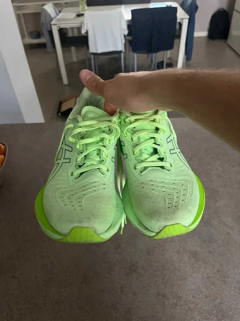 Used Asics novablast 4 bike — image 2 of 6
