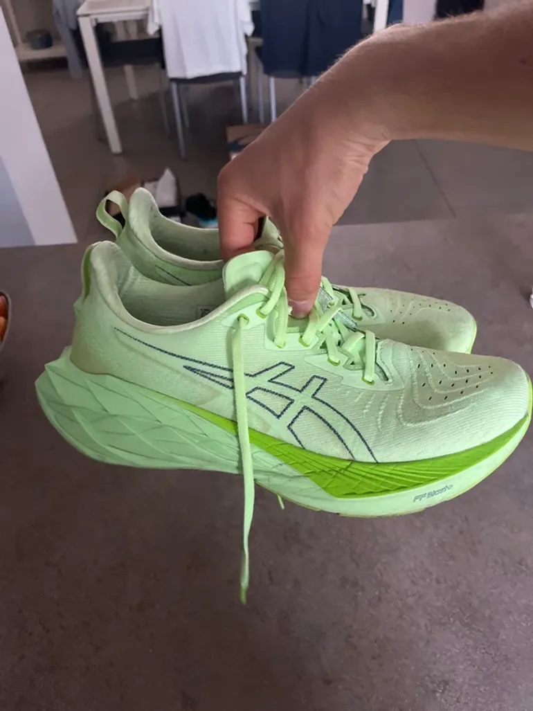 Used Asics novablast 4 bike — image 3 of 6