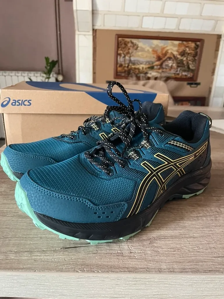 Used Asics Trail running shoes bike — image 2 of 5
