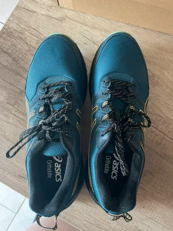 Used Asics Trail running shoes bike — image 4 of 5