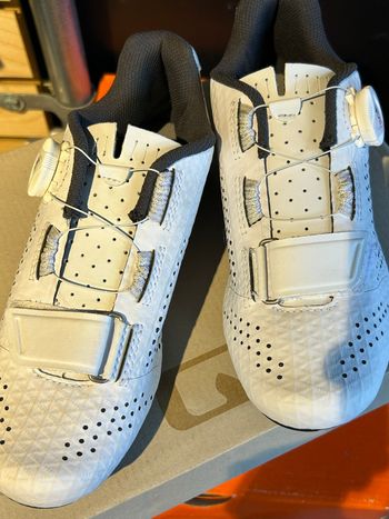 Used Giro Cadet Women’s White 36 bike — image 4 of 9