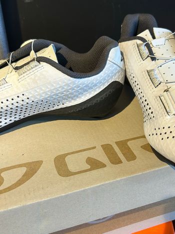 Used Giro Cadet Women’s White 36 bike — image 7 of 9