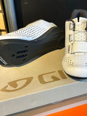 Used Giro Cadet Women’s White 36 bike — image 6 of 9