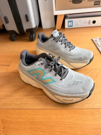 Used New Balance FRESH FOAM X MORE V5 bike — image 2 of 7
