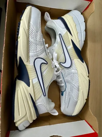 Used White Nike V2K Run bike — image 4 of 10
