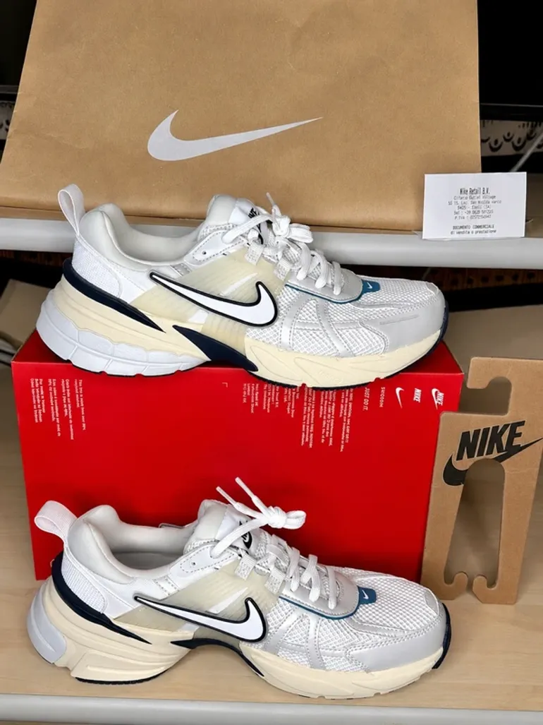 Used White Nike V2K Run bike — image 6 of 10