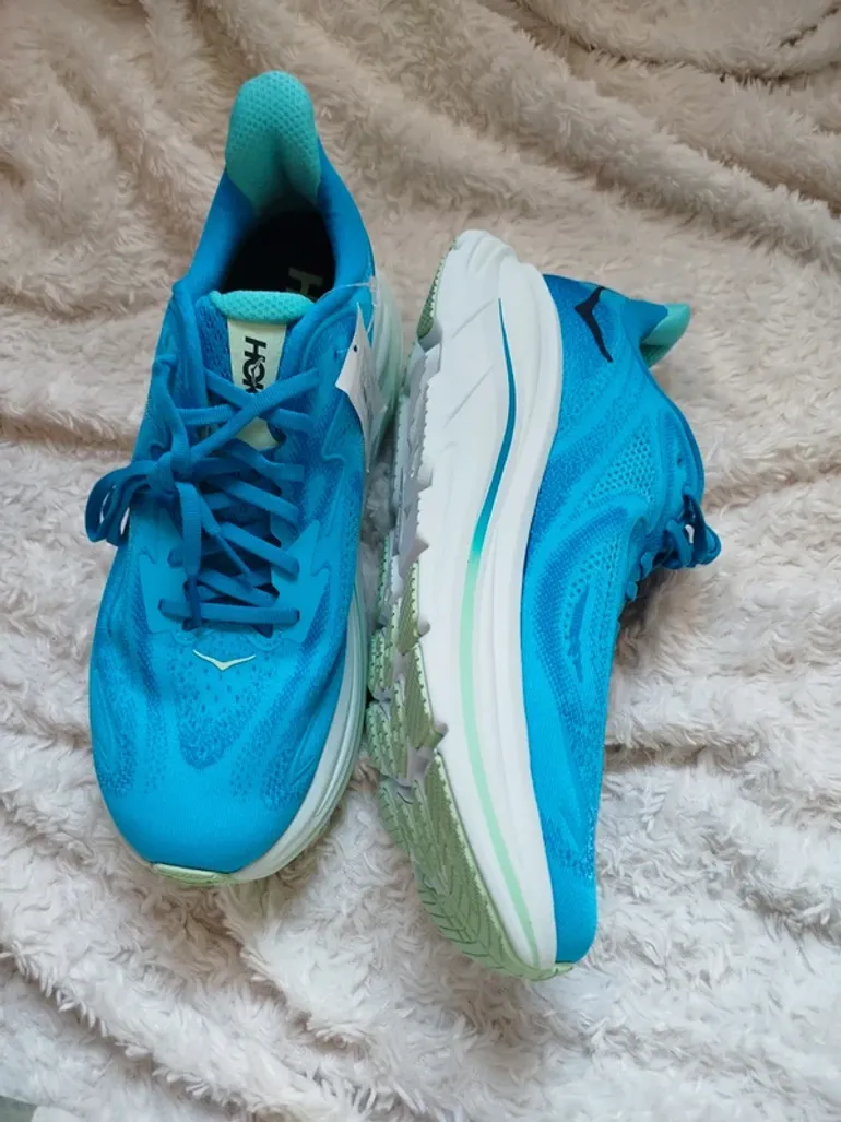 Used Hoka Clifton 10 bike — image 1 of 4