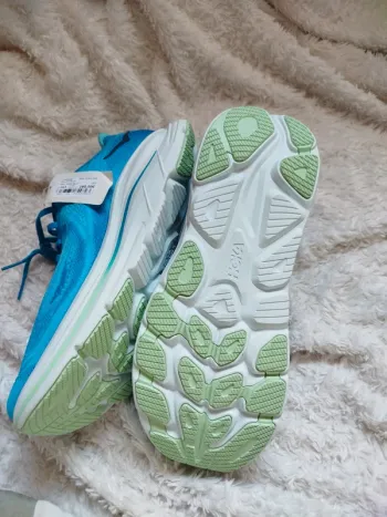 Used Hoka Clifton 10 bike — image 2 of 4