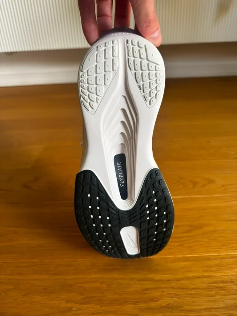 Used Nike Zoom Fly 6 bike — image 3 of 3