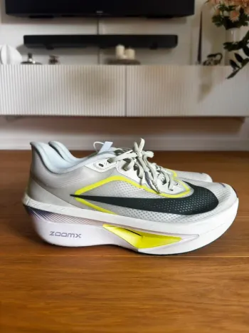 Used Nike Zoom Fly 6 bike