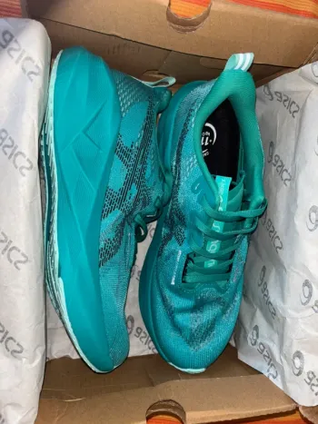 Used Asics Novablast 5 bike — image 2 of 9