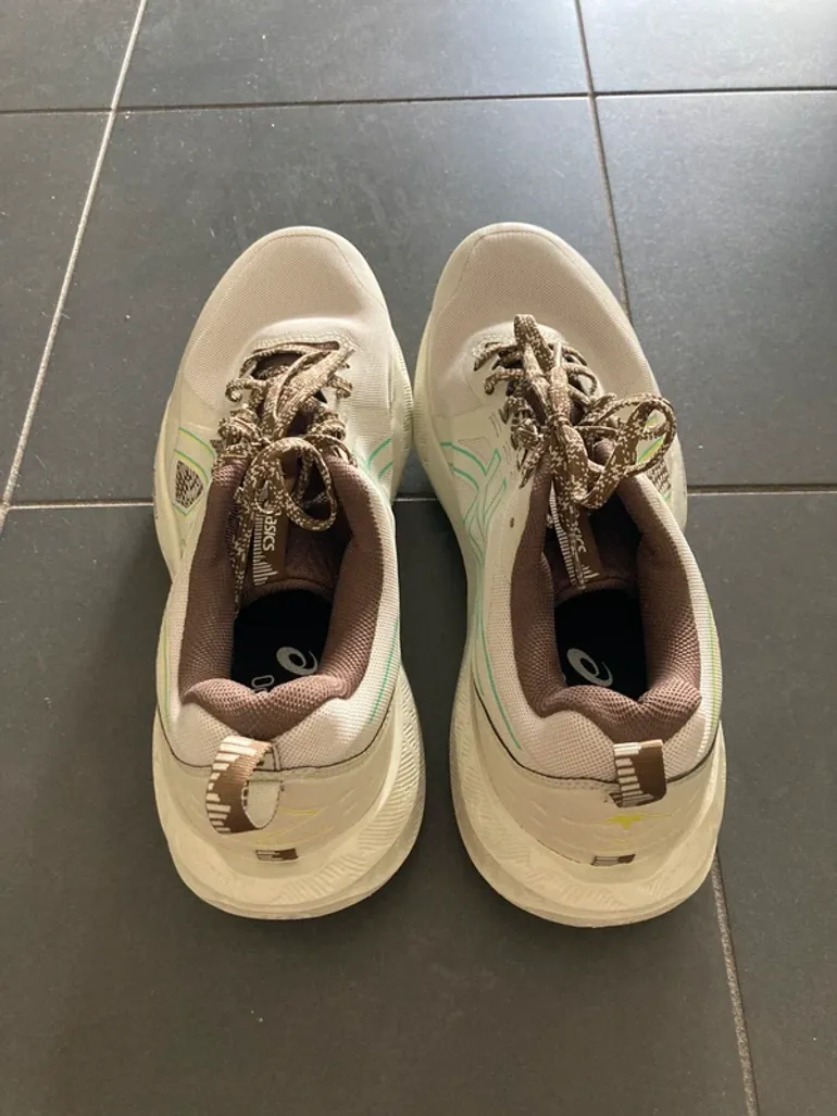 Used Asics Running Trail Shoes bike — image 7 of 10