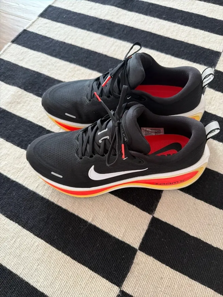 Used Nike Vomero Plus bike — image 3 of 5