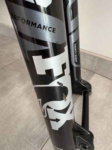 Brugt Fox Racing 38 Suspension Fork 2025 bike — billede 6 af 8