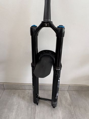 Used Fox Racing 38 Suspension Fork 2025 bike — image 5 of 8