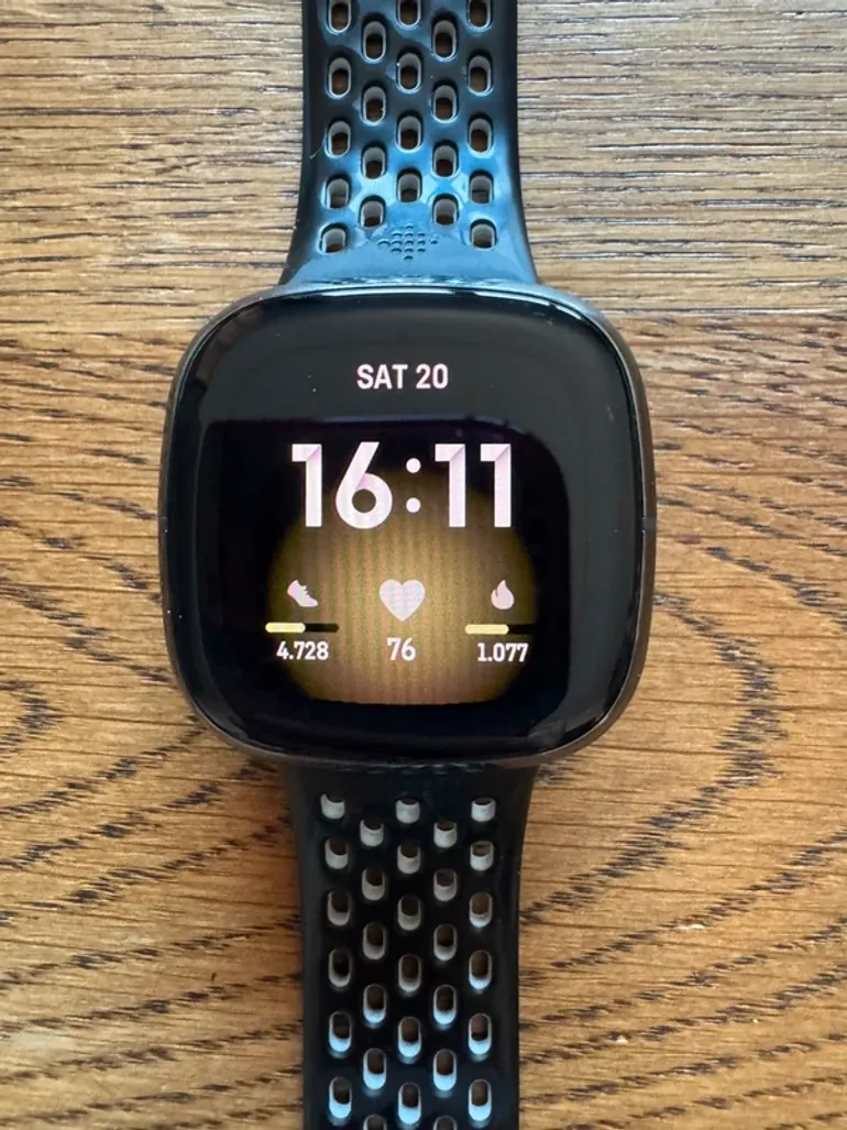 Fitbit Sense bike usato — immagine 10 di 10