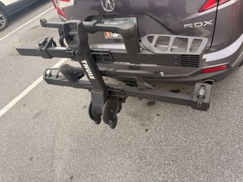 Used Thule T2 Pro XTR 2-Bike Hitch Rack 2025 bike — image 2 of 3