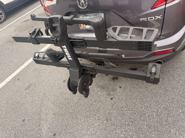 Used Thule T2 Pro XTR 2-Bike Hitch Rack 2025 bike — image 2 of 3