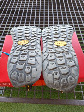 Used New Balance Fresh Foam X Hierro v9 bike — image 3 of 5