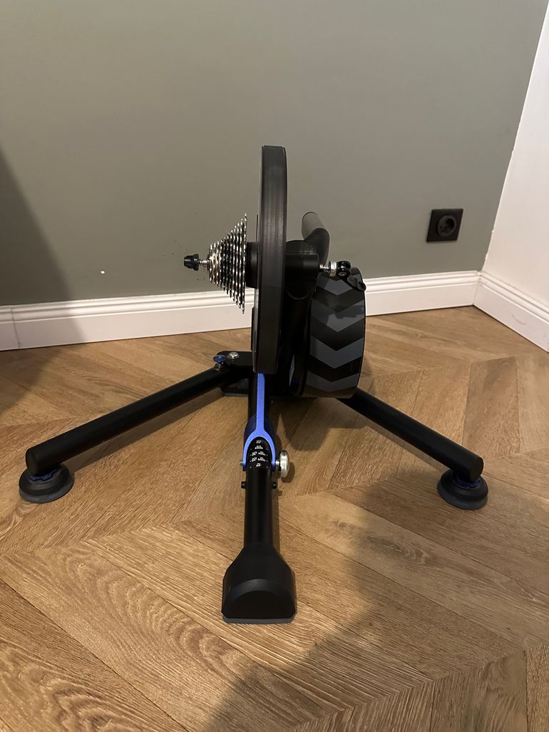 Used Wahoo KICKR V6 Smart Trainer 2022 bike — image 5 of 7