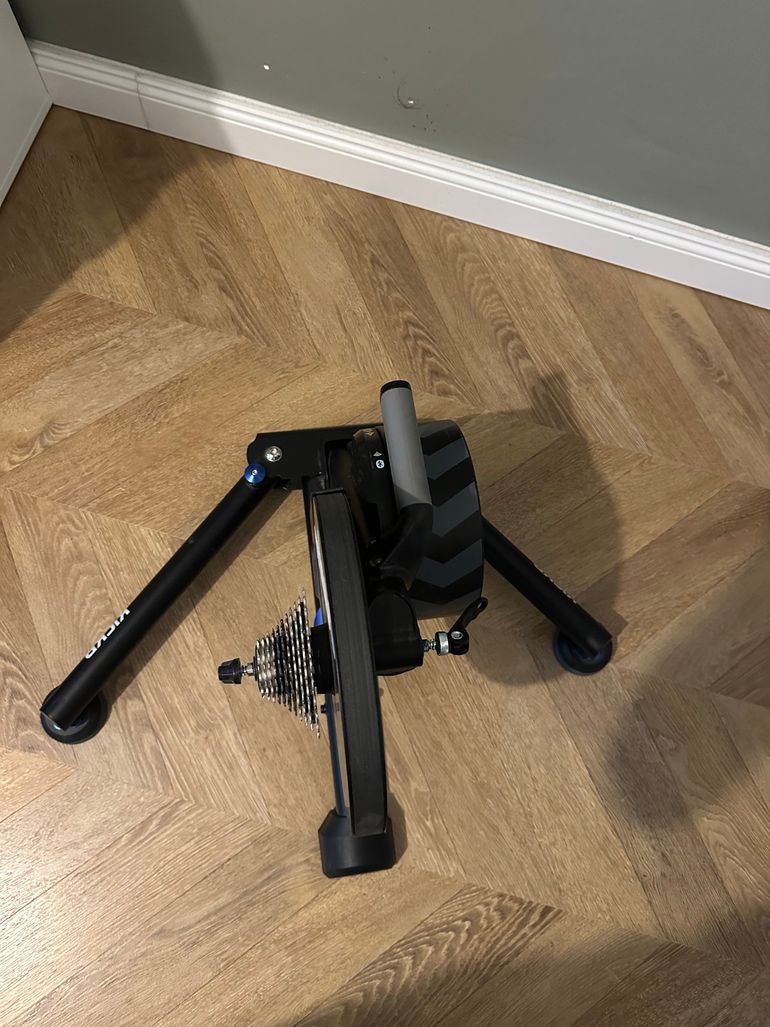 Used Wahoo KICKR V6 Smart Trainer 2022 bike — image 3 of 7