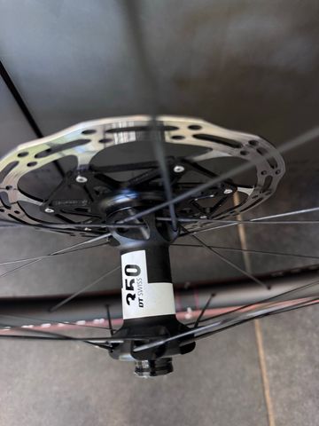 Used Reserve 40/44 GR 2025 bike — image 3 of 6