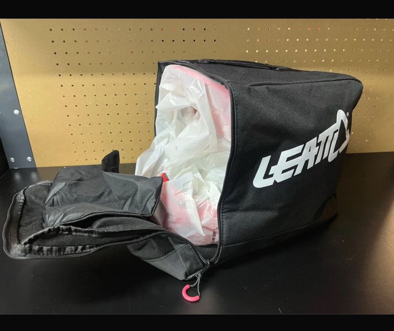 Brugt LEATT Gravity 8.0 V23 Fire XL Helmet 2025 bike — billede 8 af 10