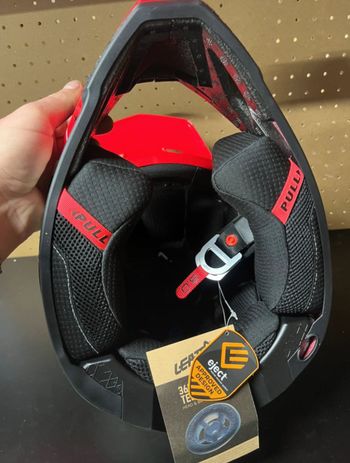 Brugt LEATT Gravity 8.0 V23 Fire XL Helmet 2025 bike — billede 7 af 10
