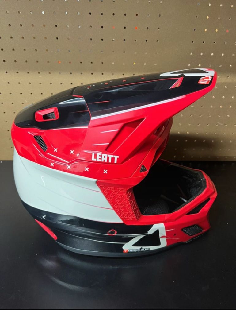 Brugt LEATT Gravity 8.0 V23 Fire XL Helmet 2025 bike — billede 2 af 10