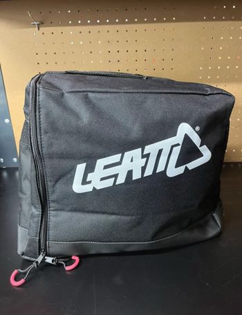 Brugt LEATT Gravity 8.0 V23 Fire XL Helmet 2025 bike — billede 9 af 10