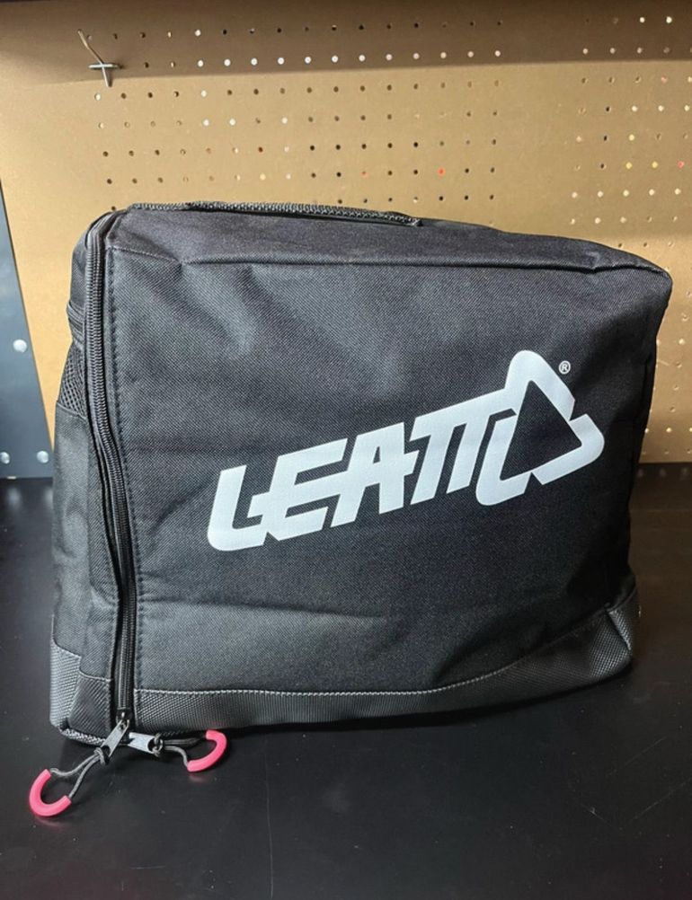 Brugt LEATT Gravity 8.0 V23 Fire XL Helmet 2025 bike — billede 9 af 10